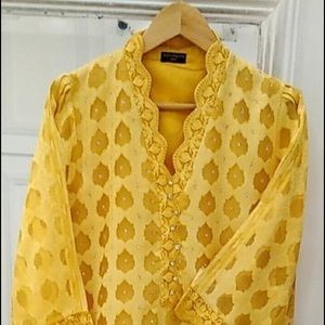 Meet your Posher, Abida